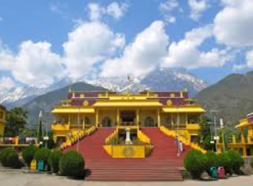 Dharamshala Dalhousie Luxury Tour from Delhi